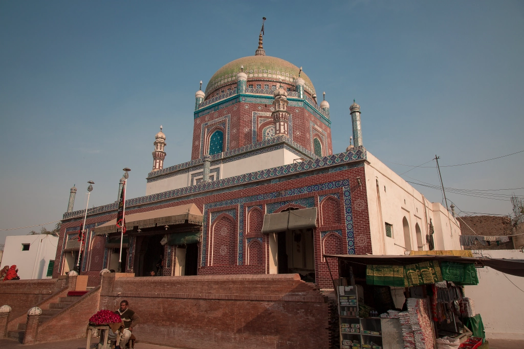 10 historical places in multan