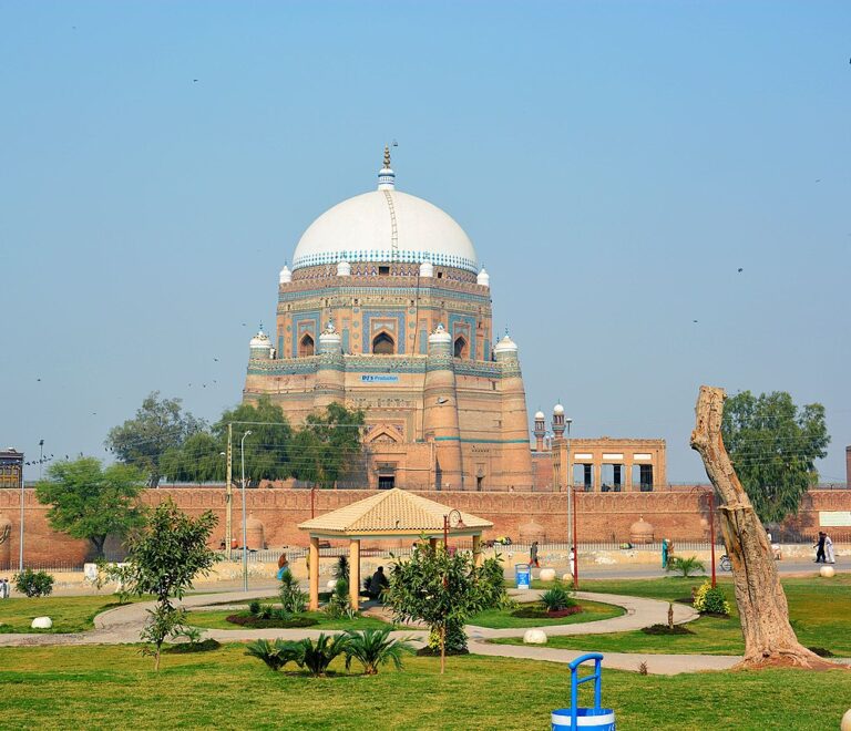 10 historical places in multan
