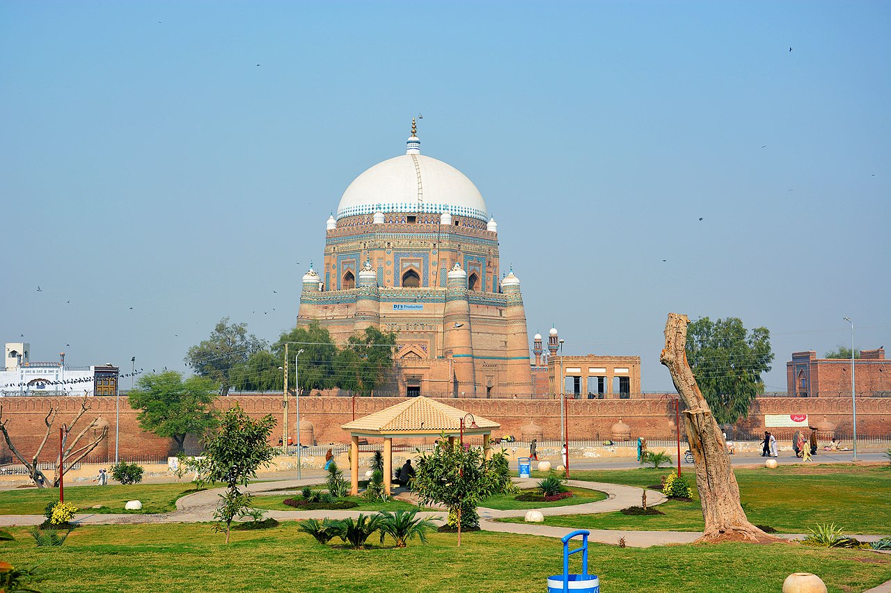 10 historical places in multan